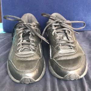 🔴Black Reebok shoes🔴